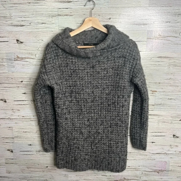 Guess gray sweater size small cowl neck knit - Picture 1 of 9
